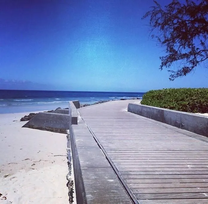 Cozy, Quiet 1 Bedroom 2A Near Beach Near Us Embassy ブリッジタウン