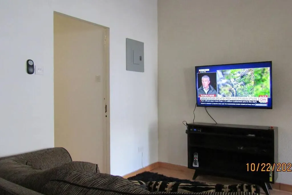 Cozy, Quiet 1 Bedroom 2A Near Beach Near Us Embassy ブリッジタウン