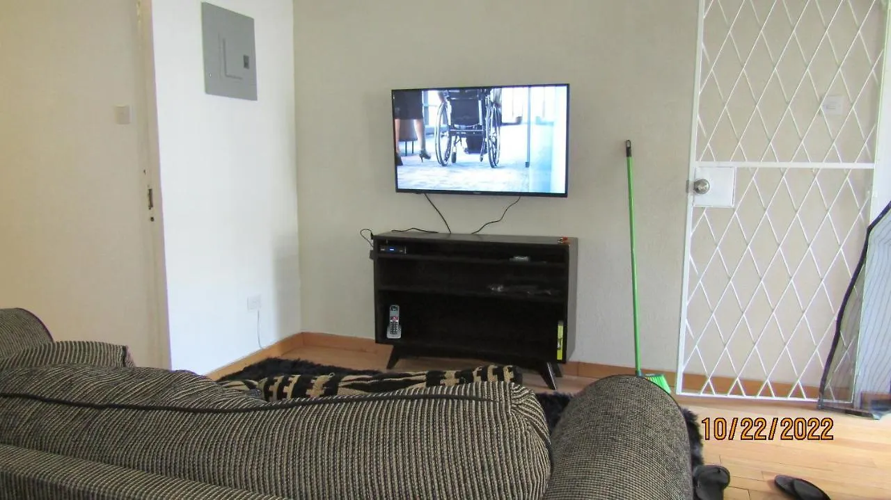 Cozy, Quiet 1 Bedroom 2A Near Beach Near Us Embassy ブリッジタウン