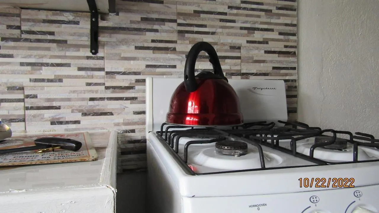 Cozy, Quiet 1 Bedroom 2A Near Beach Near Us Embassy Bridgetown Apartmán